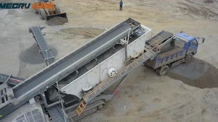 石頭進(jìn)去秒變?cè)?這破碎機(jī)太強(qiáng)悍了,真是讓人大開眼界