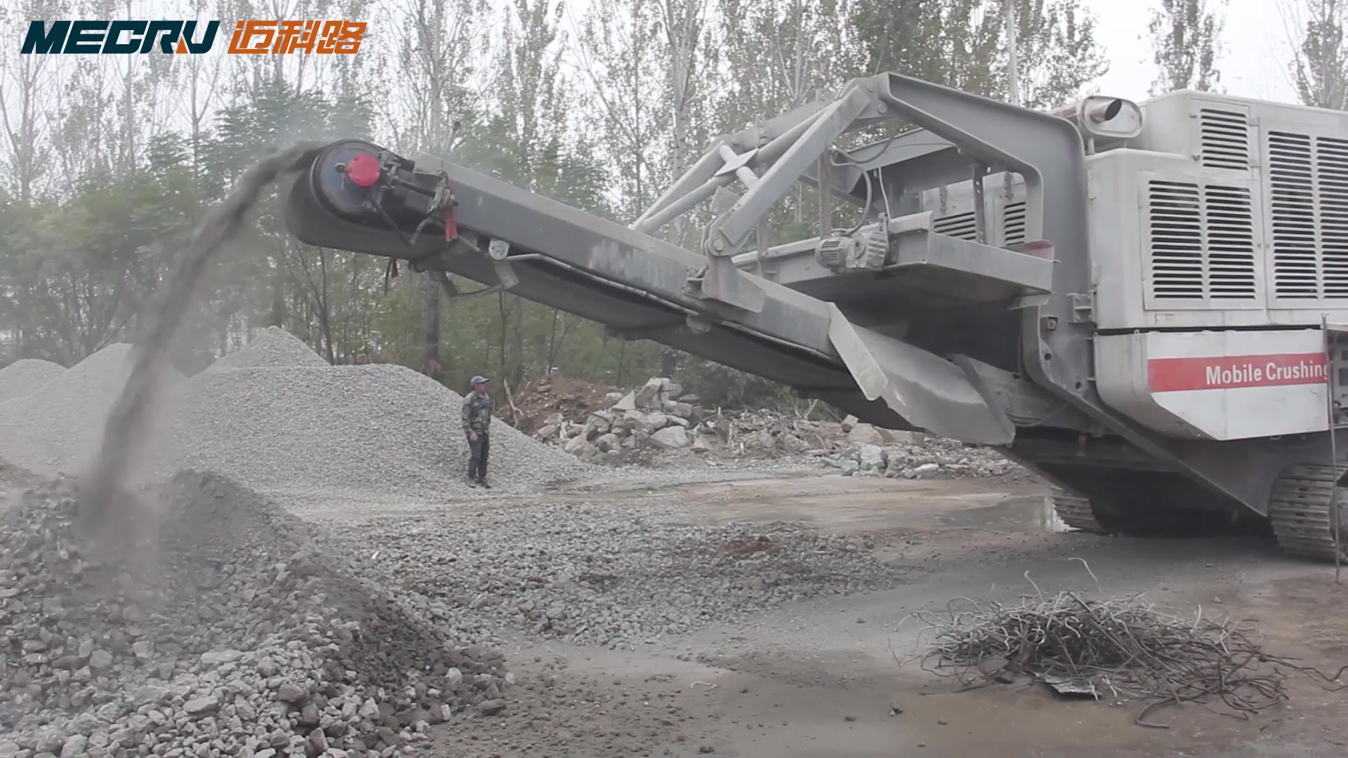 移動破碎，高效施工——邁科路重工移動破碎站引領行業(yè)變革