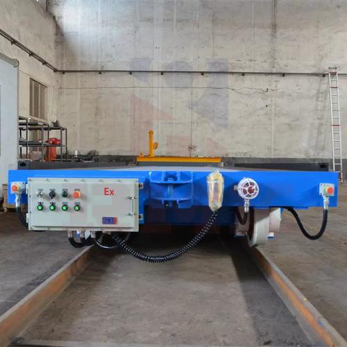 重型裝載機(jī)械運(yùn)輸解決方案 軌道平板車與電動平車在工業(yè)物流中的高效應(yīng)用